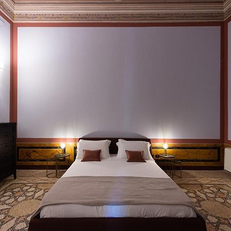 Palazzo Francesco Grassi Bed & Breakfast Aradeo ภายนอก รูปภาพ