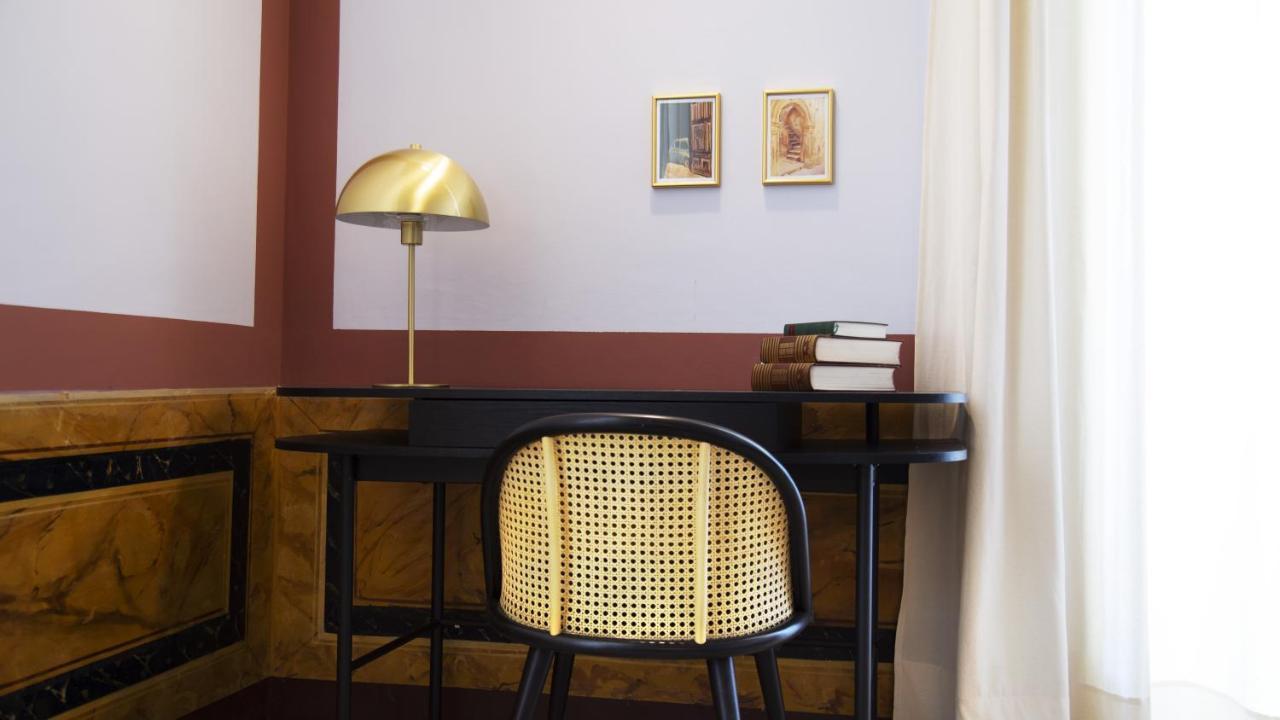 Palazzo Francesco Grassi Bed & Breakfast Aradeo ภายนอก รูปภาพ