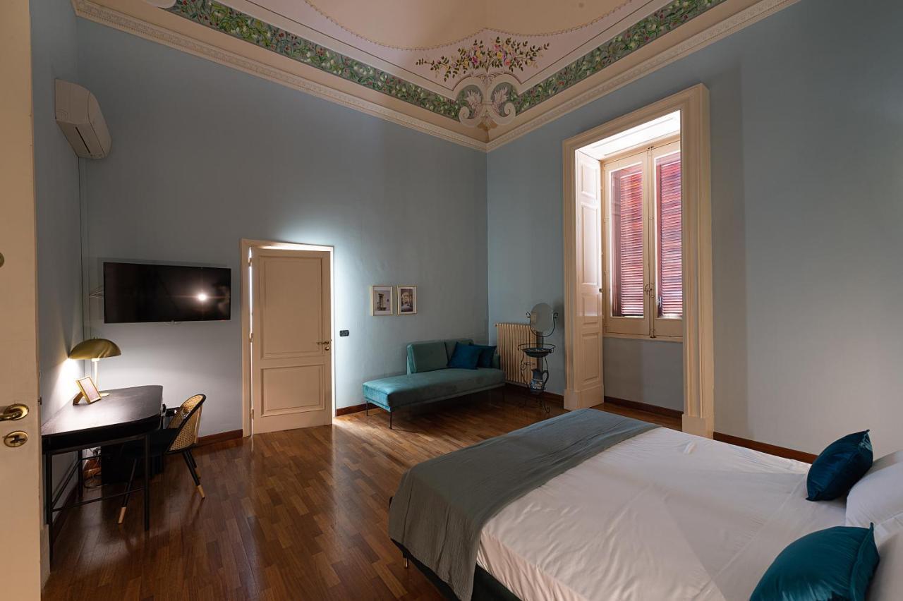 Palazzo Francesco Grassi Bed & Breakfast Aradeo ภายนอก รูปภาพ