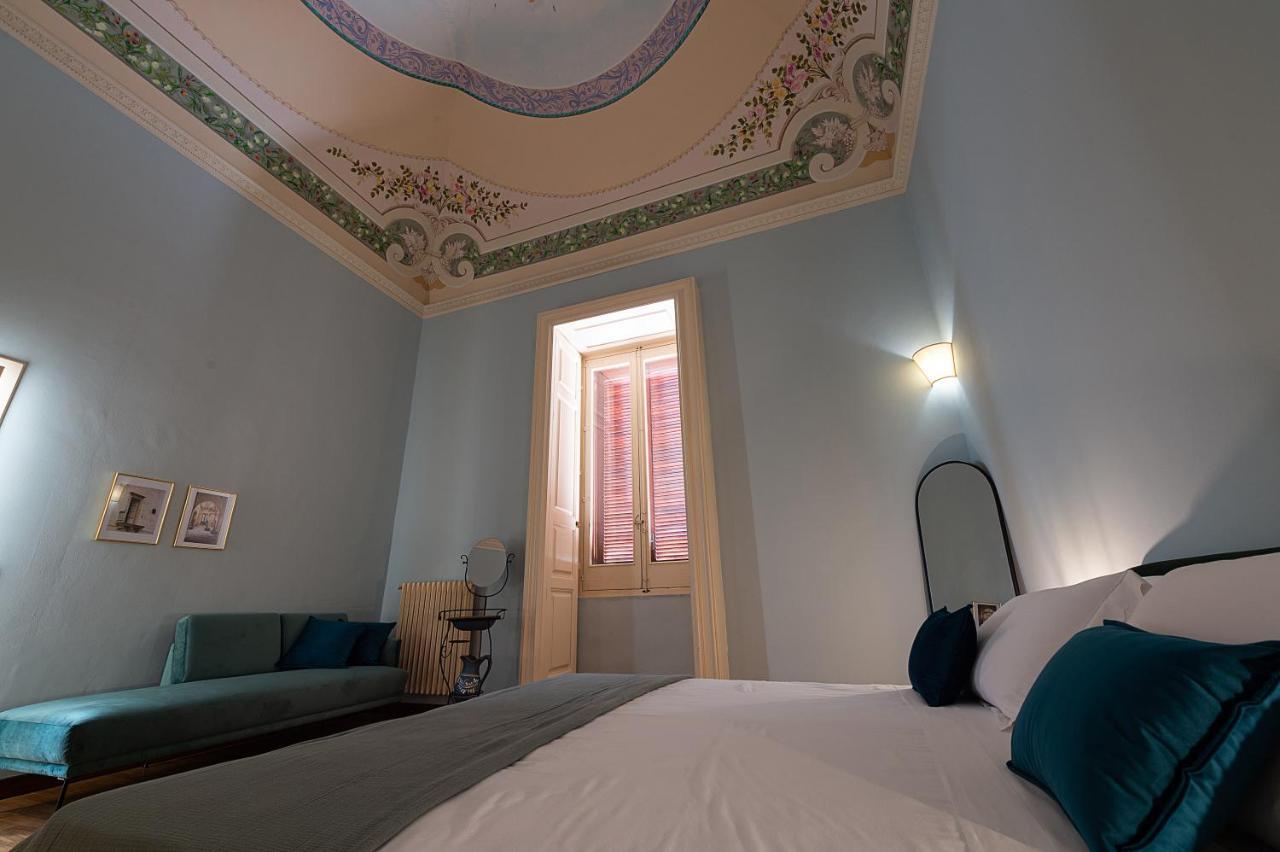 Palazzo Francesco Grassi Bed & Breakfast Aradeo ภายนอก รูปภาพ