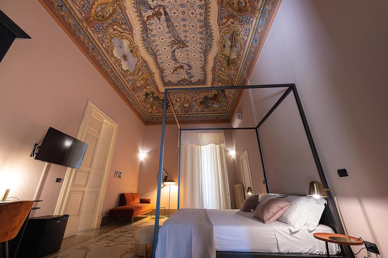 Palazzo Francesco Grassi Bed & Breakfast Aradeo ภายนอก รูปภาพ