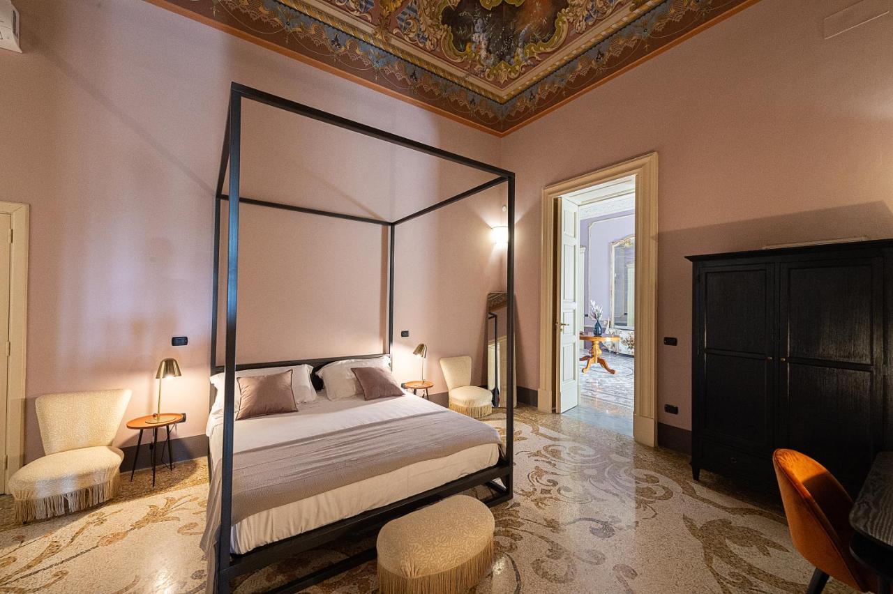Palazzo Francesco Grassi Bed & Breakfast Aradeo ภายนอก รูปภาพ