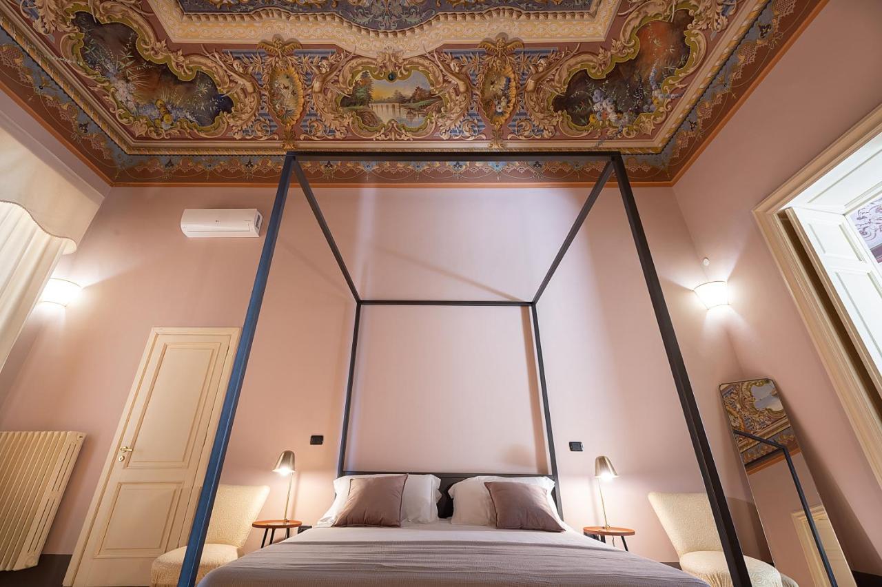 Palazzo Francesco Grassi Bed & Breakfast Aradeo ภายนอก รูปภาพ