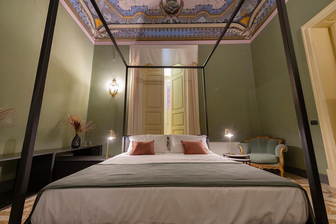 Palazzo Francesco Grassi Bed & Breakfast Aradeo ภายนอก รูปภาพ